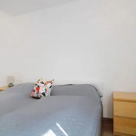 Renner Apartment *